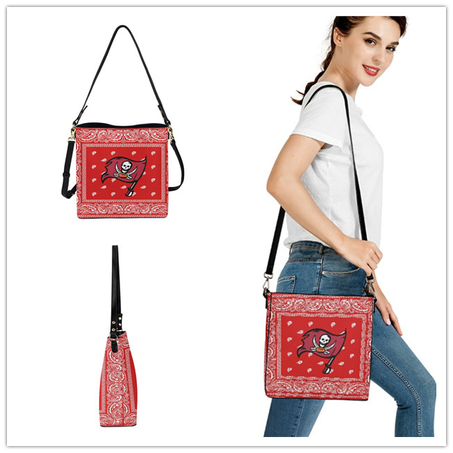 Tampa Bay Buccaneers PU Leather Bucket Handbag 001